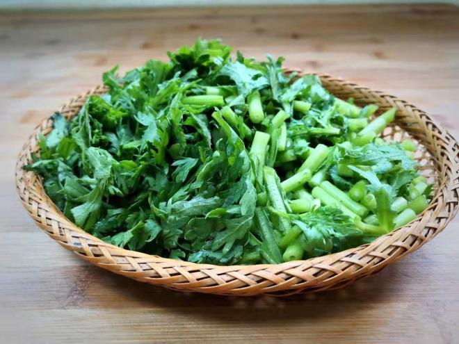 Thịt bò xào với loại rau bình dân này thành món ngon, đại bổ