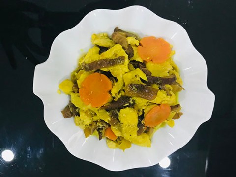 thit ga xao nam huong la mieng thom ngon khong tuong Thịt gà xào nấm hương lạ miệng, thơm ngon không tưởng