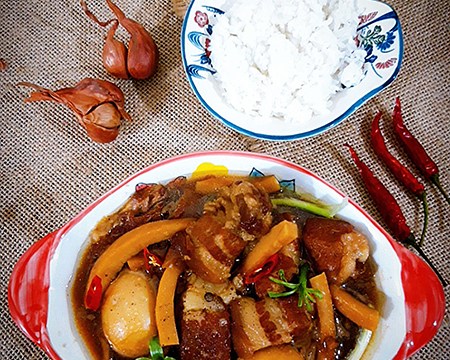 thit kho trung cui dua mon hao com ngay dong Thịt kho trứng, cùi dừa: Món hao cơm ngày đông