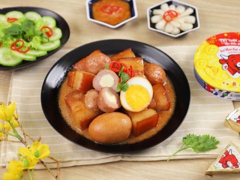 thit kho trung pho mai Thịt kho trứng phô mai