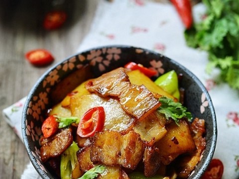 thit rang chay canh ngon com dung dieu tuong de ma khong de nhu tuong Thịt rang cháy cạnh ngon cơm đúng điệu "tưởng dễ mà không dễ như tưởng"...