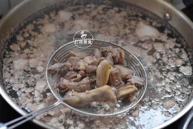 Thịt vịt già mấy cũng phải mềm ngon nhờ khi kho nhớ thêm 1 bước này