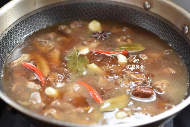 Thịt vịt già mấy cũng phải mềm ngon nhờ khi kho nhớ thêm 1 bước này