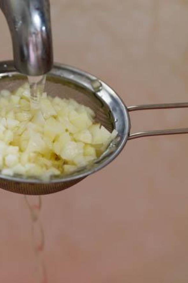 Thơm nức mũi, ăn thủng nồi với món sườn kho xóc tỏi kiểu này