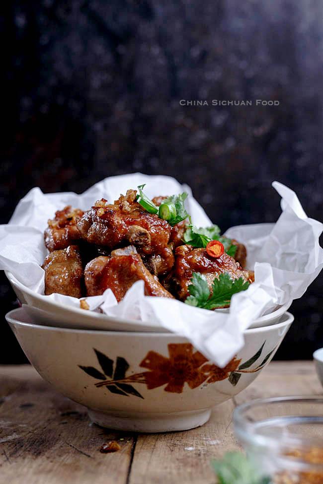 Thơm nức mũi, ăn thủng nồi với món sườn kho xóc tỏi kiểu này