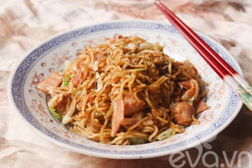 Thử làm mì xào Yakisoba kiểu Nhật