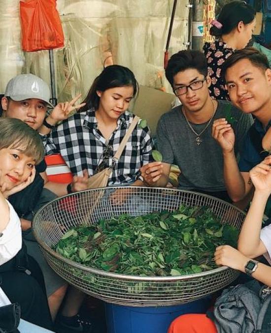 Tiệm nem chua giấm nổi tiếng hơn 3 thập kỷ ở Hải Phòng