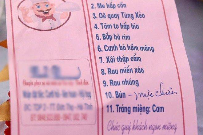 Tổ chức cưới hẳn 3 nơi, cỗ cưới nơi nào của cầu thủ Bùi Tiến Dũng hoành tráng nhất?