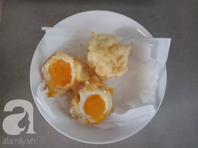 Tôi học được đầu bếp người Nhật cách làm tempura trứng, cả 2 con đứa nào cũng thích mê