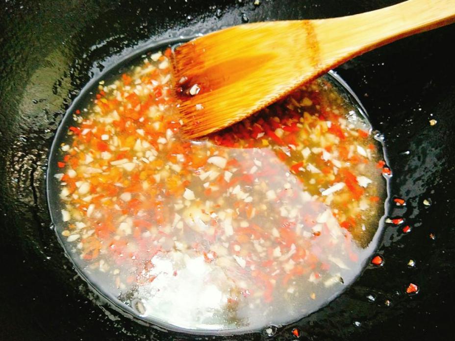 Tối nay ăn gì: Salad dưa chuột chua cay chống ngán hiệu quả