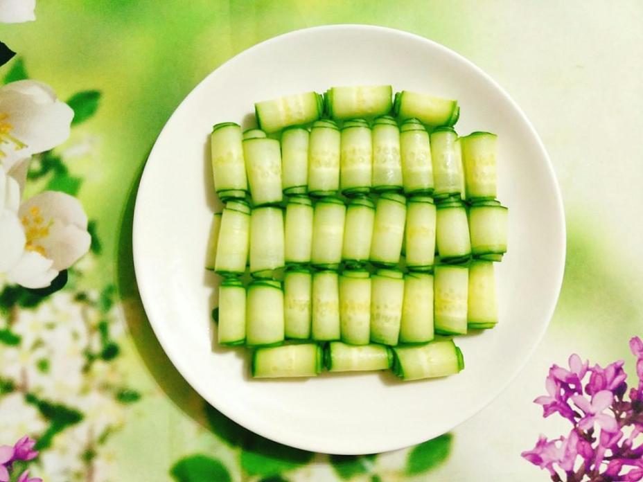 Tối nay ăn gì: Salad dưa chuột chua cay chống ngán hiệu quả