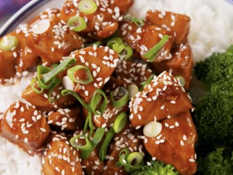 toi nay an gi tu lam ga sot teriyaki hap dan Tối nay ăn gì: Tự làm gà sốt Teriyaki hấp dẫn