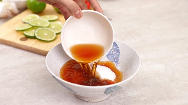 Tôm sống mắm nhĩ Thái