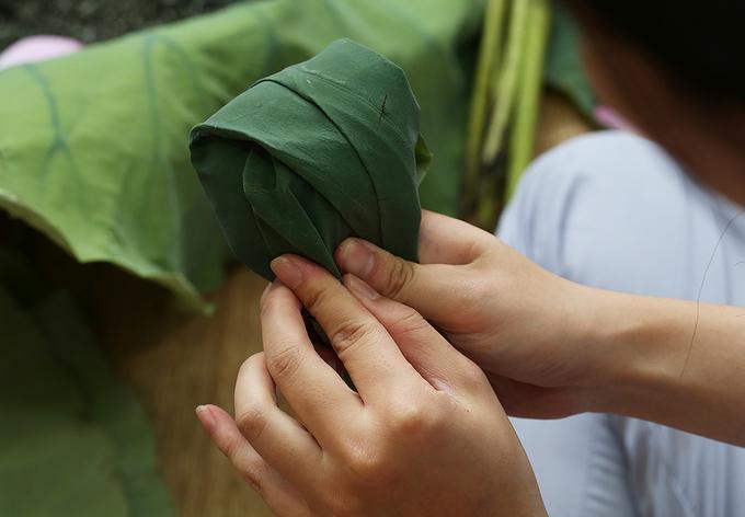 Trà sen hồ Tây - món quà tinh tế ngày hè ở Hà Nội