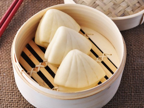 tro tai lam banh bao la sen dep mat ngon mieng Trổ tài làm bánh bao lá sen đẹp mắt ngon miệng