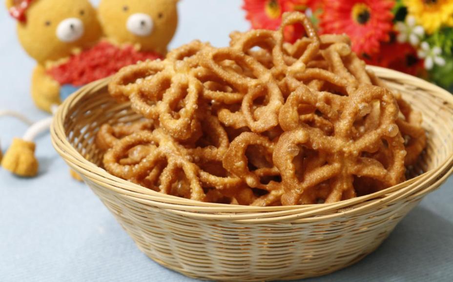 Trở về tuổi thơ với món bánh nhúng dân dã mà ngon mê