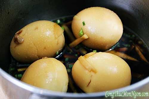 Trứng kho gừng chua ngọt