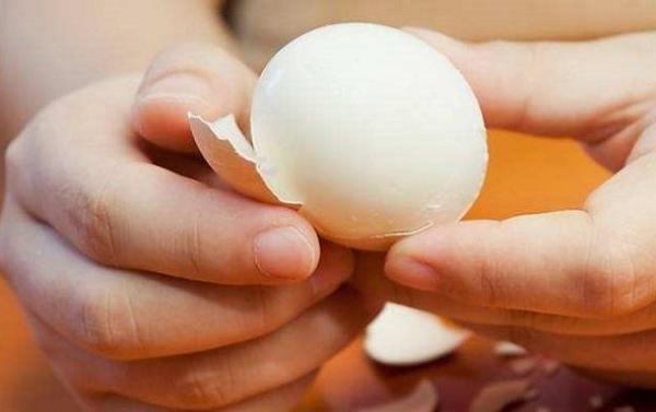 Trứng luộc với thứ này, chồng dù bao nhiêu tuổi cũng lập tức 