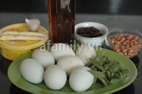Trứng vịt lộn xào me - món ngon cho ngày lạnh