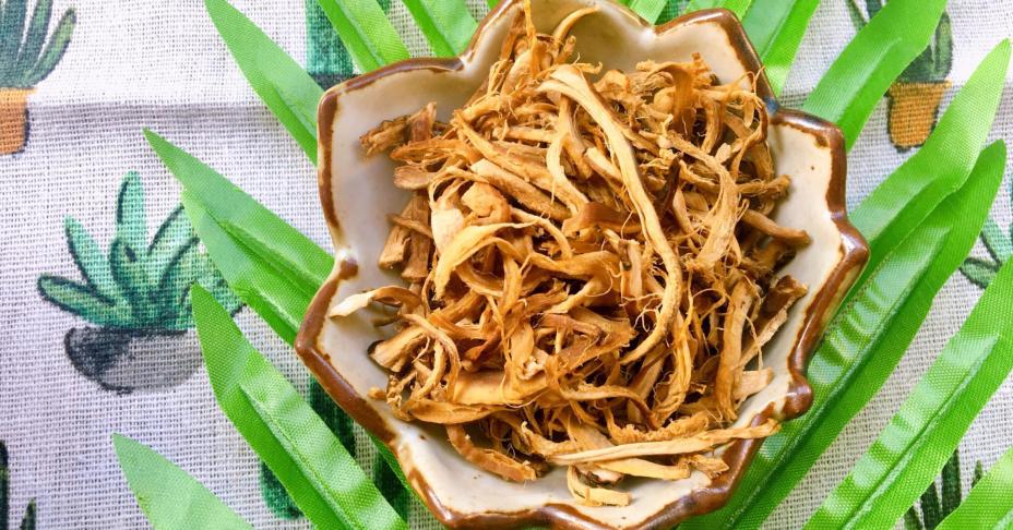 Từ khi biết làm chà bông nấm, nhà tôi lúc nào cũng có một hũ vì ăn vừa tiện lại vừa tốt cho sức khỏe