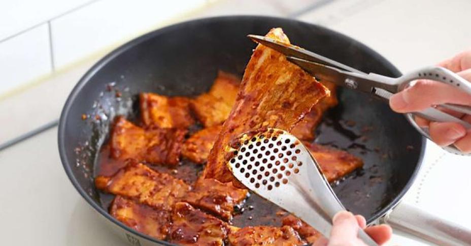 Từ khi học được cách làm thịt áp chảo kiểu Hàn, tôi tiết kiệm được bao nhiêu tiền vì không phải ra tiệm ăn nữa