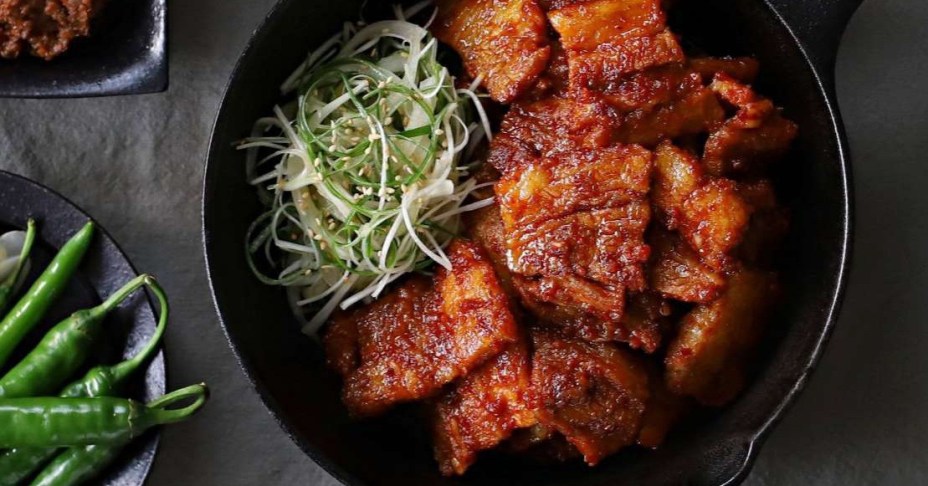 Từ khi học được cách làm thịt áp chảo kiểu Hàn, tôi tiết kiệm được bao nhiêu tiền vì không phải ra tiệm ăn nữa