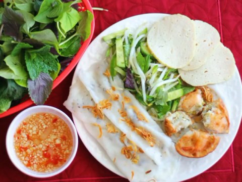 tu lam banh cuon bang chao thom ngon cho bua sang Tự làm bánh cuốn bằng chảo thơm ngon cho bữa sáng