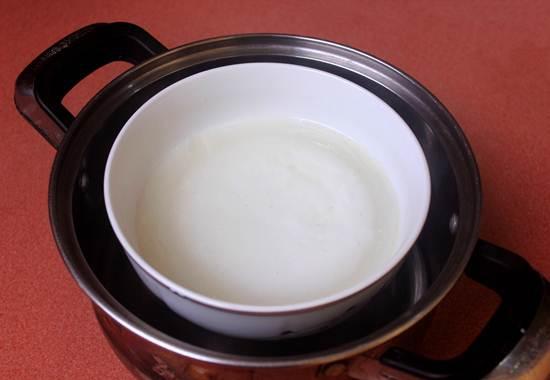 Tự làm bánh gạo sốt cay đơn giản mà ngon miệng