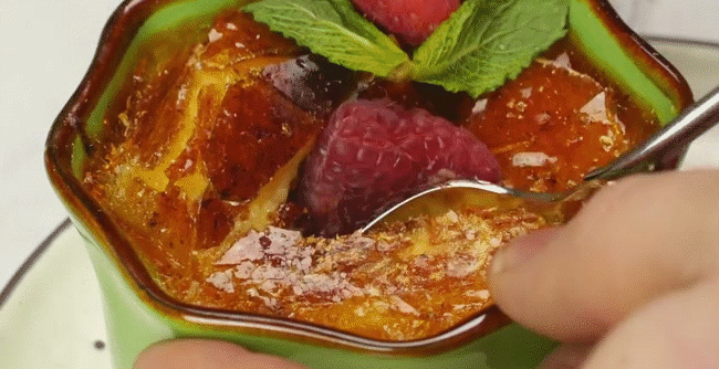 Tự làm ngay tại nhà với phiên bản kem cháy creme brulee ngon ngất ngây