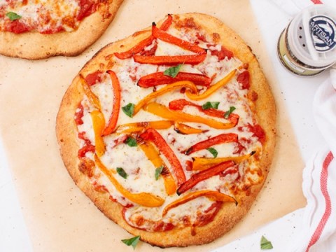 tu lam pizza kieu moi ngon ma bo Tự làm pizza kiểu mới ngon mà bổ