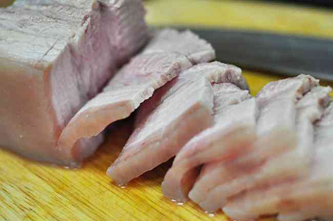 Tuyệt chiêu làm các món thịt luộc thơm, trắng, giòn như ngoài hàng