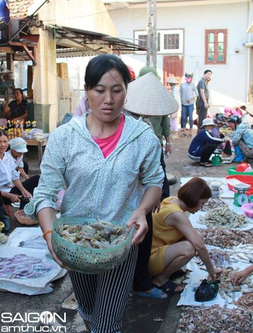 Về chợ quê ven biển Nam Định ăn bề bề luộc
