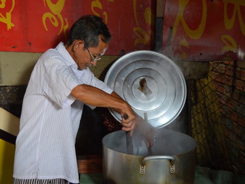 ve mien tay an banh tam ngu sac Về miền Tây ăn bánh tằm ngũ sắc