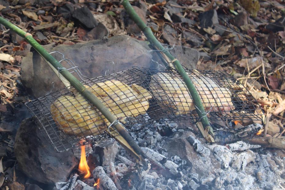 Về rẫy ăn gà ngủ trên cây