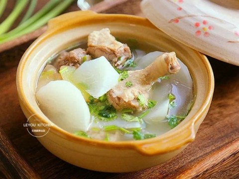 vit ham cu cai mon canh bo duong nong hoi khong the bo qua trong nhung ngay gia ret Vịt hầm củ cải - món canh bổ dưỡng nóng hổi không thể bỏ qua trong những ngày giá rét