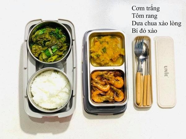 Vợ đảm chăm chỉ nấu cơm trưa cho chồng đi làm: 'Nấu ăn chính là tình yêu, muốn chồng không ăn 'phở' thì hãy tích cực nấu cơm'