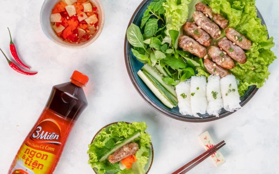 Vợ đảm chia sẻ món bò nướng mỡ chài từ công thức của Helen’s Recipes, nhìn thành quả là biết ngay anh chồng “số hưởng