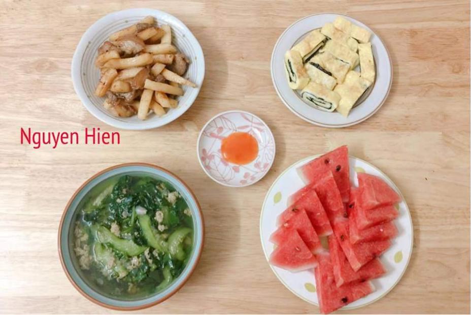 Vợ đảm mỗi ngày chỉ tiêu hơn 100k tiền ăn cho hai người vẫn 3 bữa sang chảnh như thường