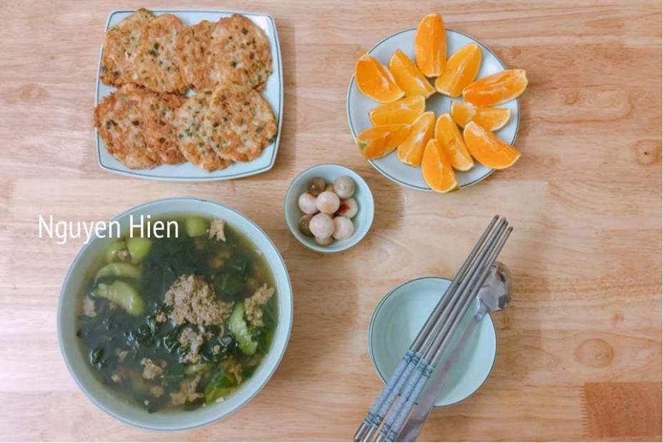 Vợ đảm mỗi ngày chỉ tiêu hơn 100k tiền ăn cho hai người vẫn 3 bữa sang chảnh như thường