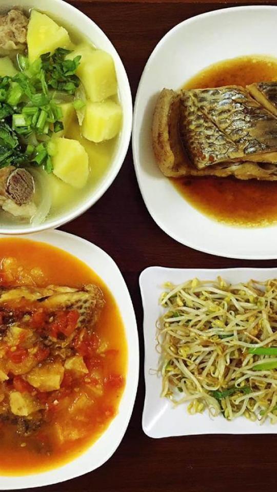 Vợ kỹ tính ghét nấu ăn qua loa, chồng thích thú khen "cơm nhà là số 1"