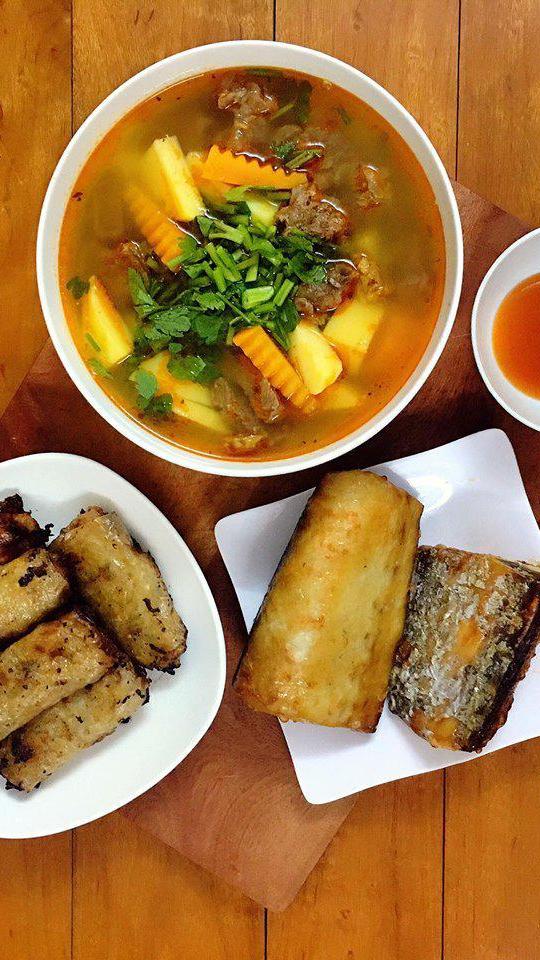 Vợ kỹ tính ghét nấu ăn qua loa, chồng thích thú khen "cơm nhà là số 1"