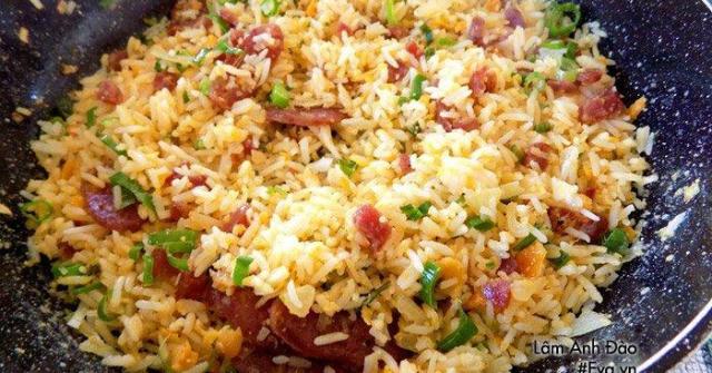 Vợ nấu cơm rang trứng muối ngon thế này chồng con chẳng tốn tiền ăn sáng ngoài hàng