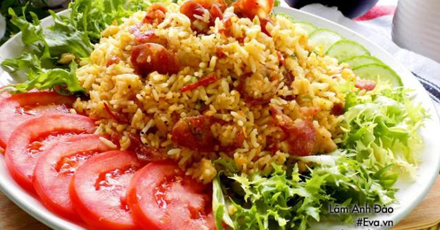 Vợ nấu cơm rang trứng muối ngon thế này chồng con chẳng tốn tiền ăn sáng ngoài hàng