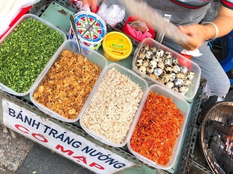 xe banh trang nuong yeu thich cua tien nguyen Xe bánh tráng nướng yêu thích của Tiên Nguyễn