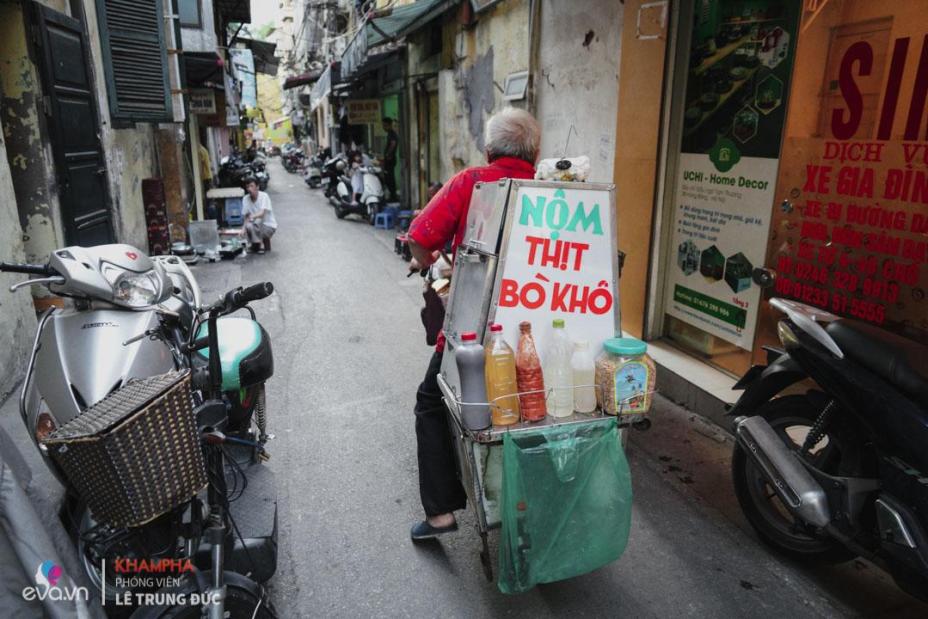 Xe nộm bò khô gần 40 năm không một tiếng rao, kiếm 4 triệu mỗi ngày của “giáo sư” HN