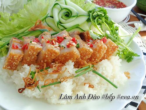 Xôi trắng thịt heo quay nhìn là muốn ăn ngay