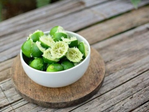 xoong noi chay den dong day ca tang cung sang bong tro lai chi bang thu qua nay Xoong nồi cháy đen đóng dày cả tảng cũng sáng bóng trở lại chỉ bằng thứ quả này