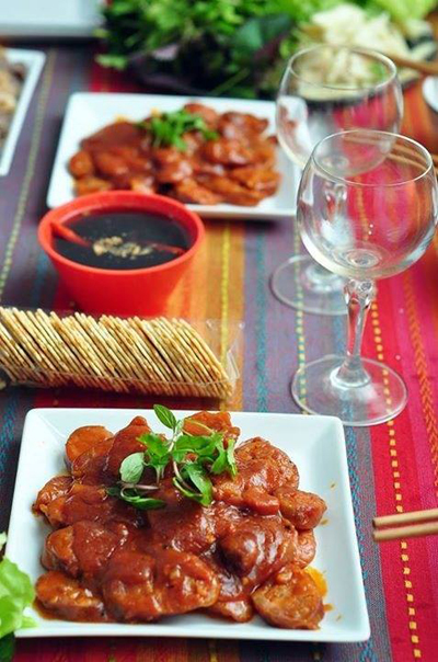 Xúc xích sốt cà chua nhanh và dễ