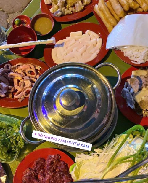 Yến Trang - Yến Nhi 'ăn không kịp thở' ở Hà Nội
