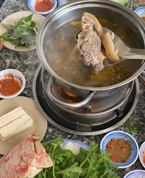 Yến Trang - Yến Nhi thử 6 đặc sản Đà Lạt trong nửa ngày